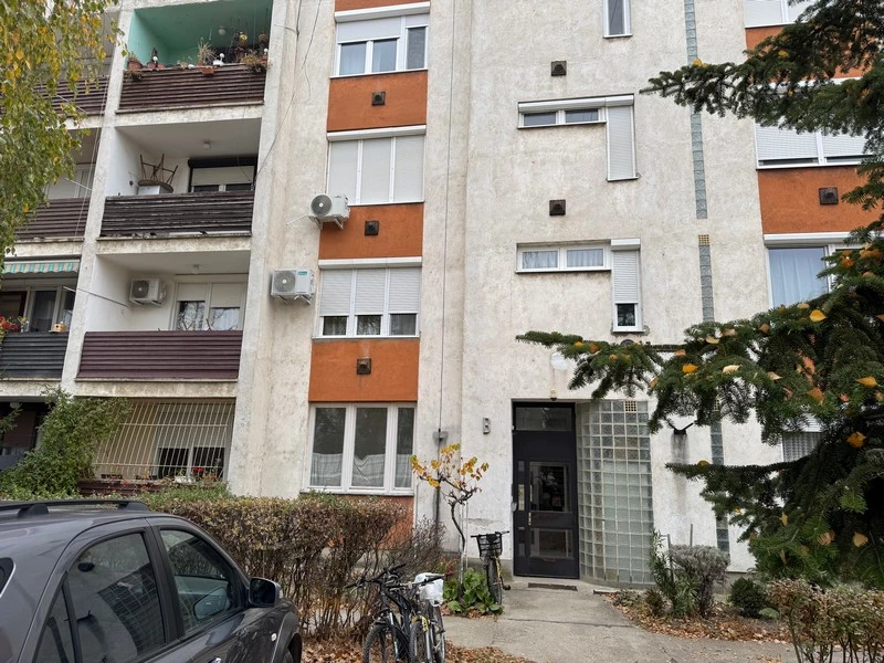 Eladó panellakás, Kunszentmiklós