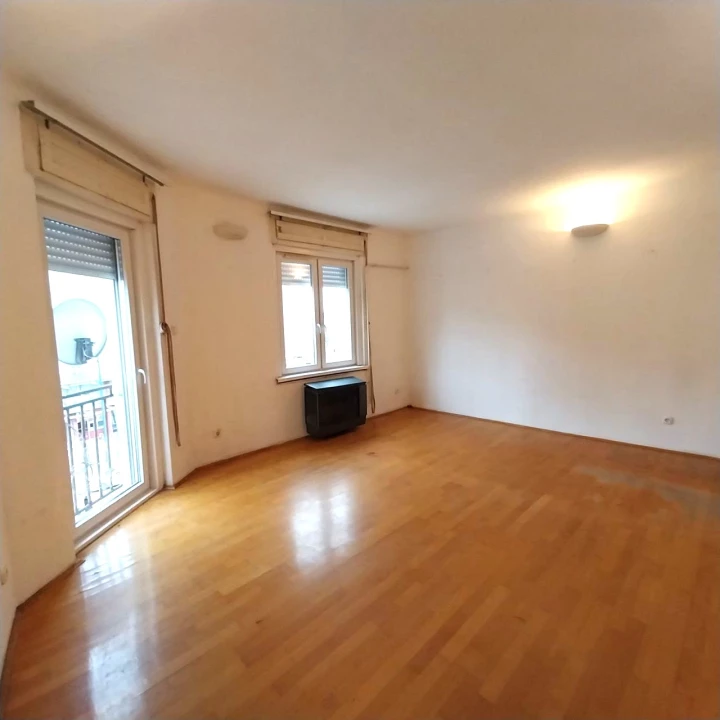 Eladó téglalakás, Budapest XIV. kerület, Nagy Lajos király útja 189