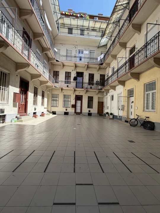Eladó téglalakás, Budapest VI. kerület