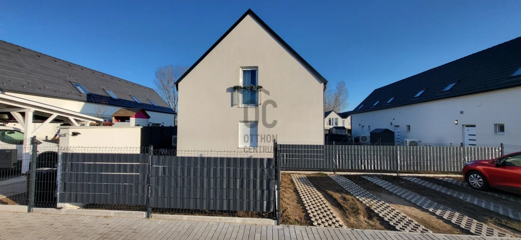 For sale terraced house, Vác, Alsóváros