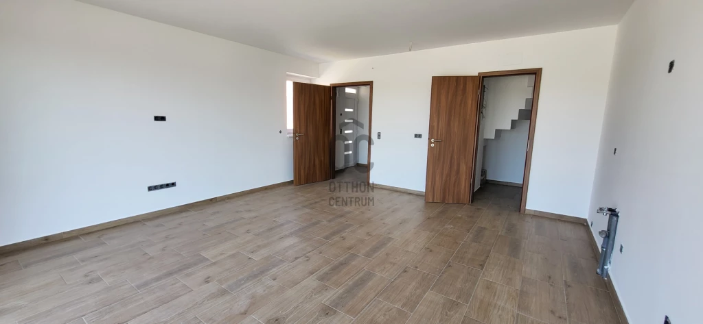 For sale semi-detached house, Vác, Alsóváros