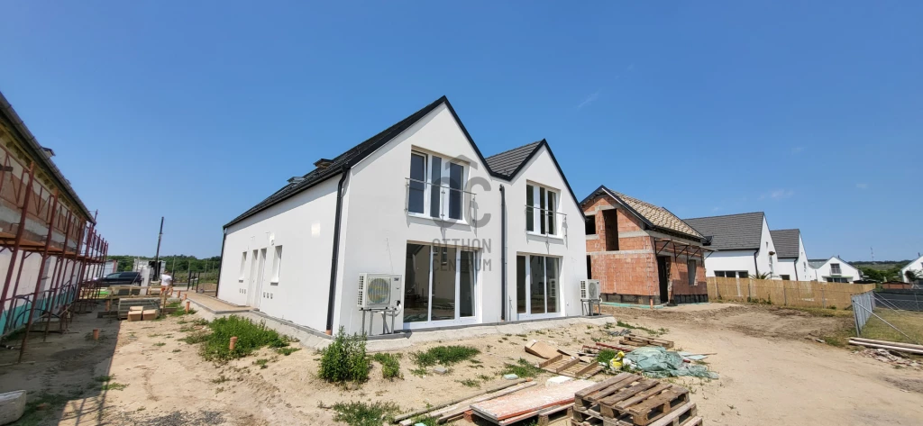 For sale semi-detached house, Vác, Alsóváros