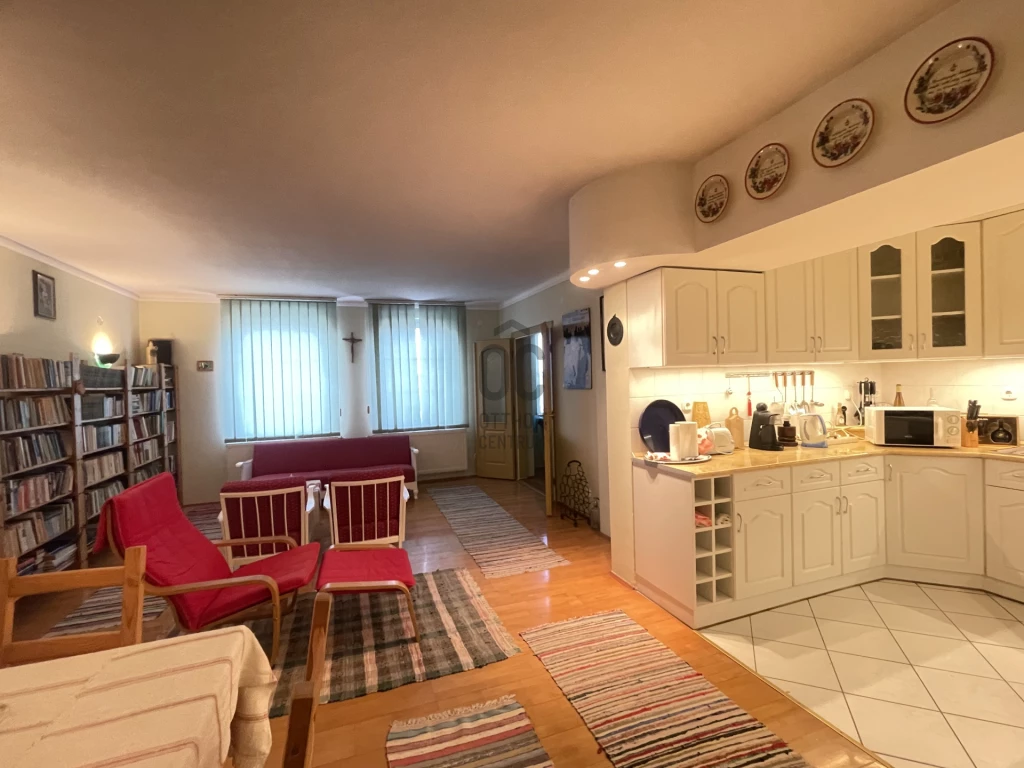 For rent brick flat, Vác, Belváros