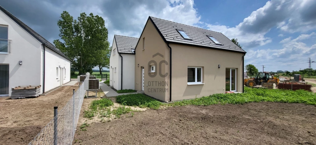 For sale terraced house, Vác, Alsóváros