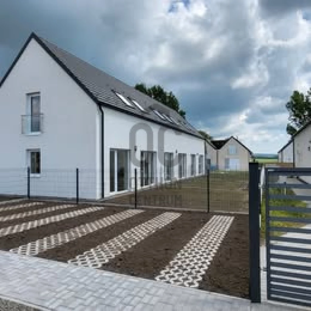 For sale terraced house, Vác, Alsóváros
