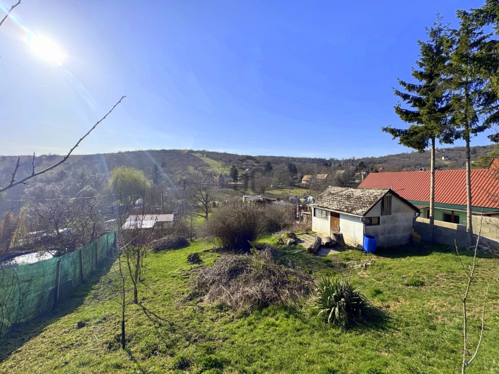 c3-1-name c2-50-name, Vác, Gombás, Patakvölgyi út