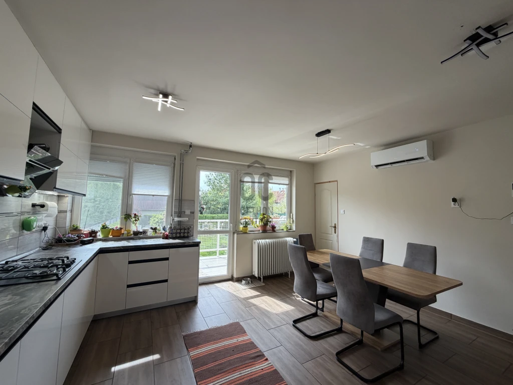 Eladó családi ház, Üröm, Széchenyitelep