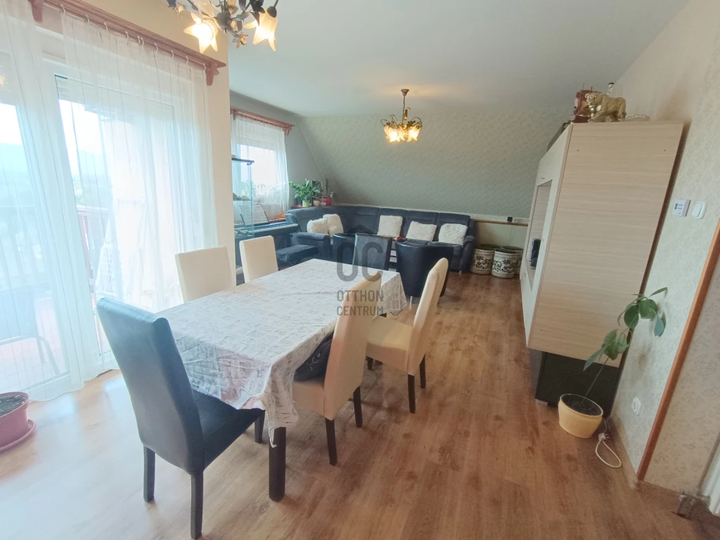 c3-1-name c2-19-name, Vác, Deákvár