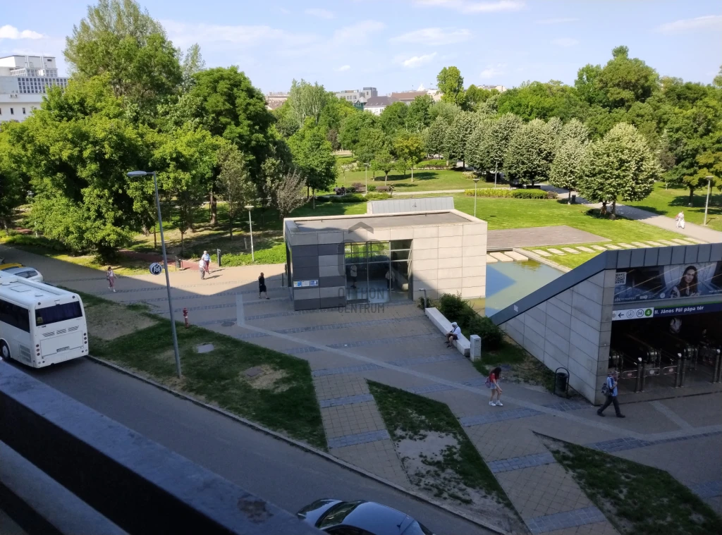 Eladó társasházi lakás, Budapest VIII. kerület, II. János Pál pápa tér és környéke