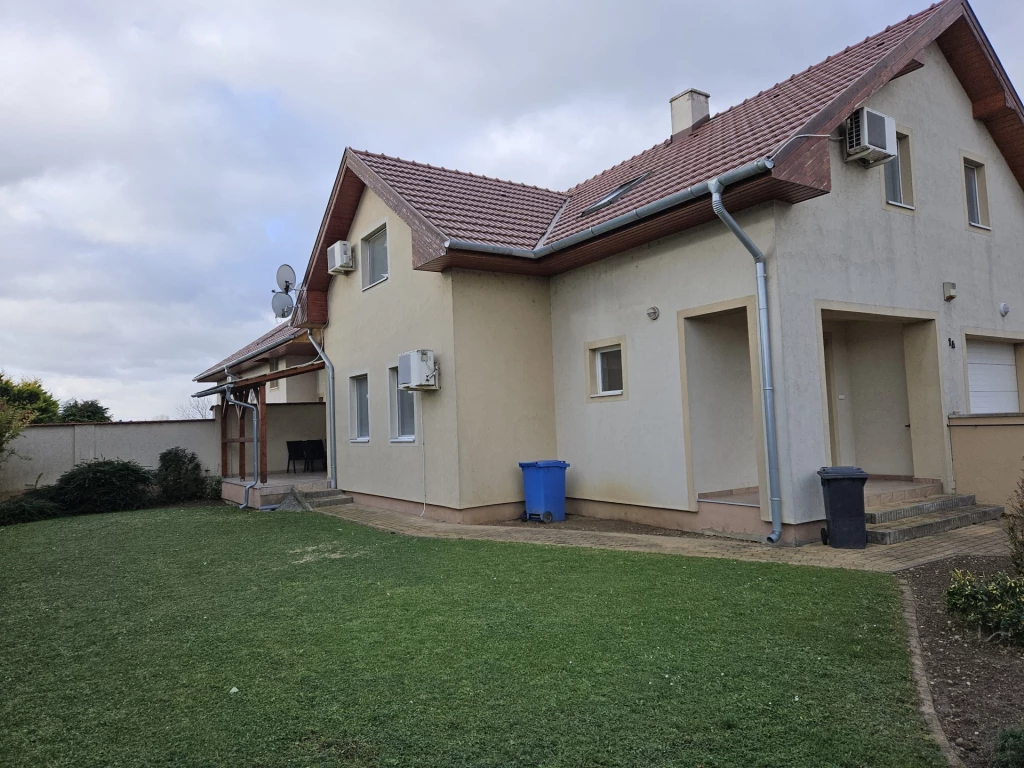 Eladó Ház, Pápa 89.900.000 Ft