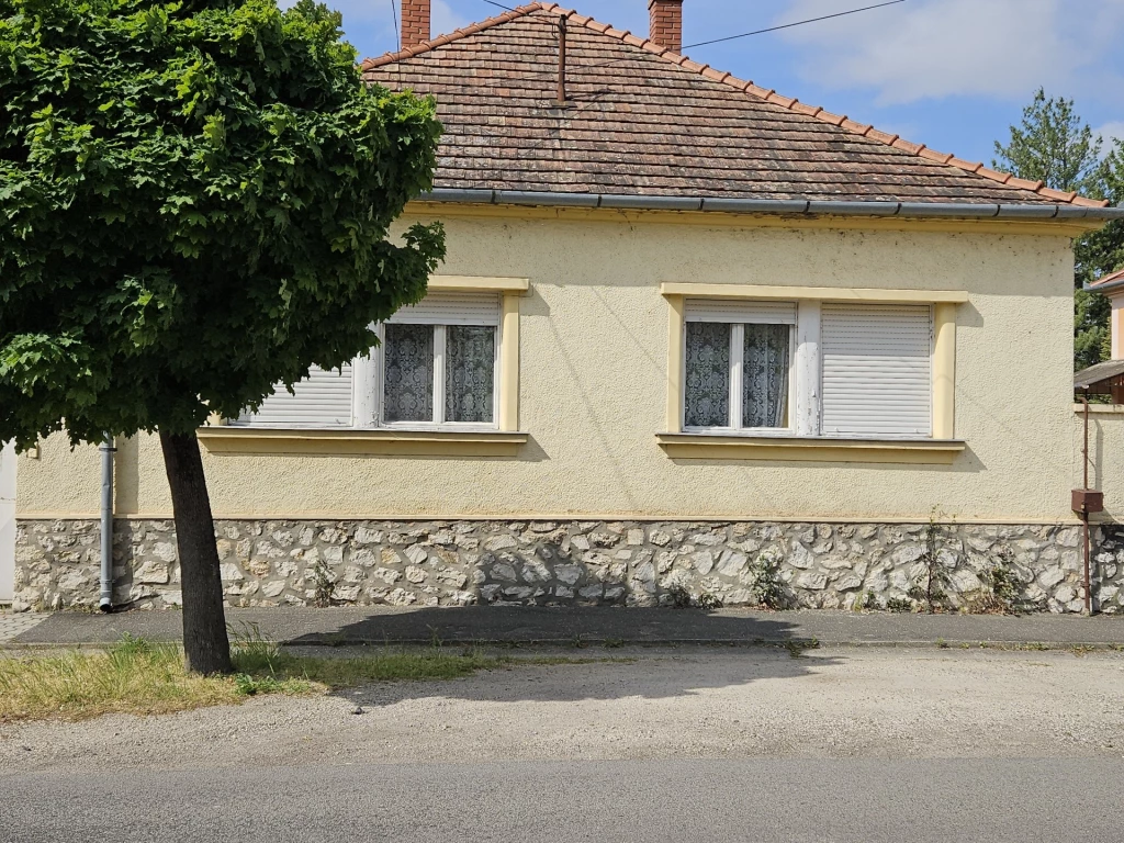 For sale house, Pápa