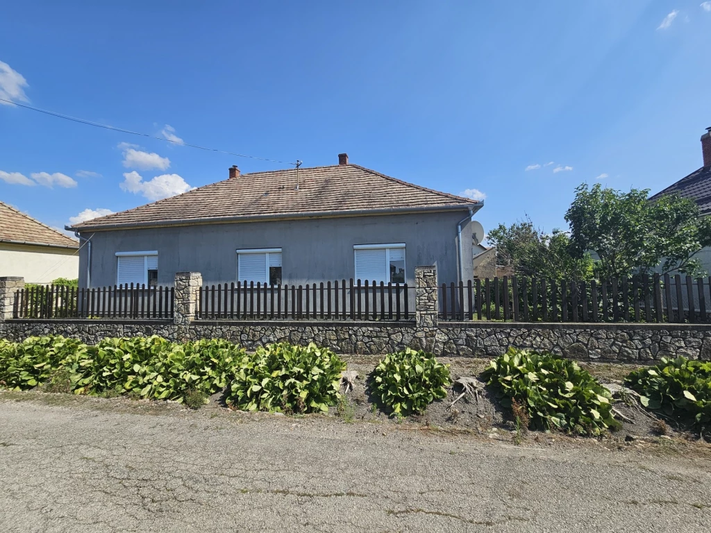 For sale house, Pápa