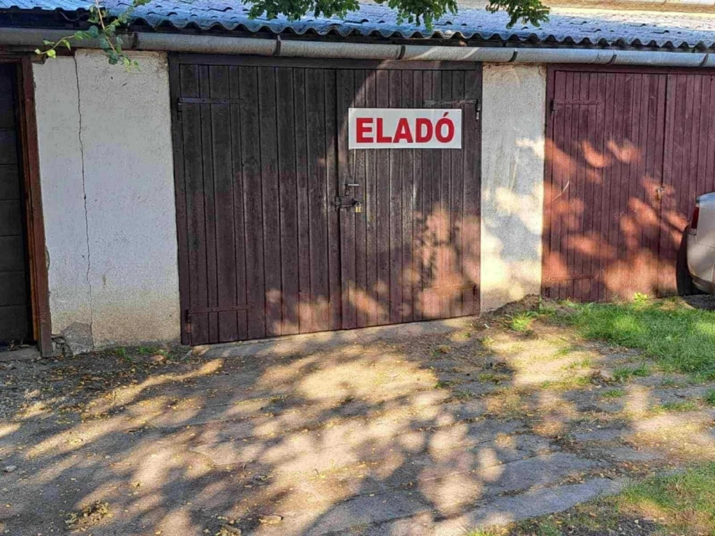 Eladó Garázs, Pápa 5.900.000 Ft