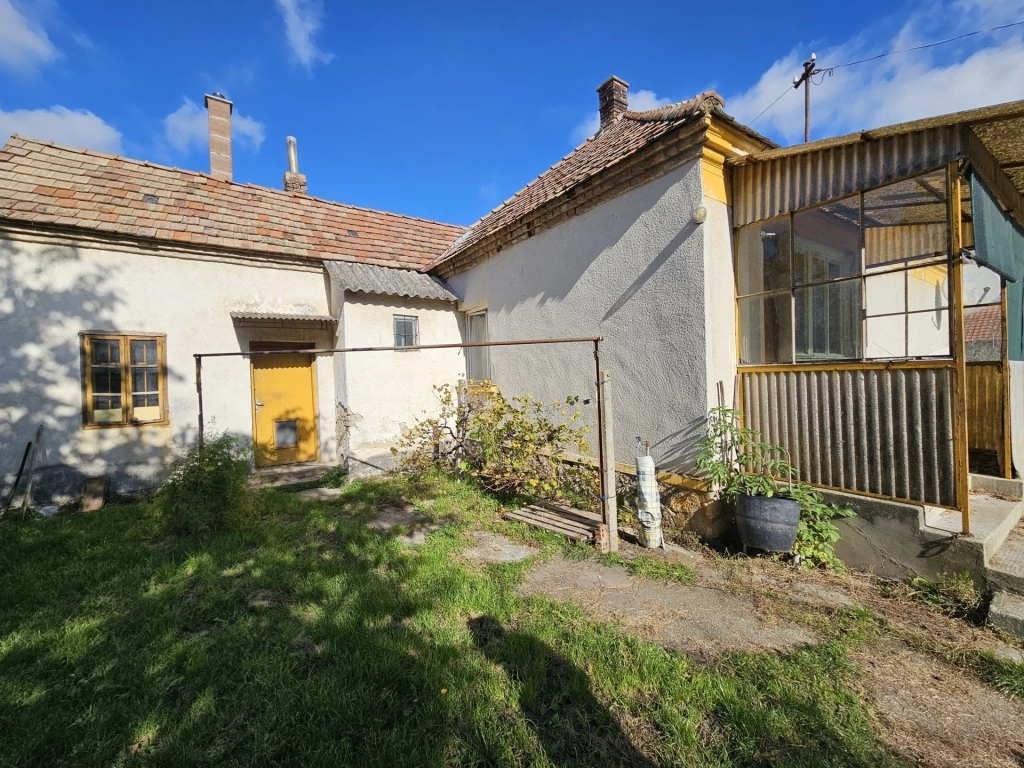 Eladó Ház, Nemesgörzsöny 8.000.000 Ft