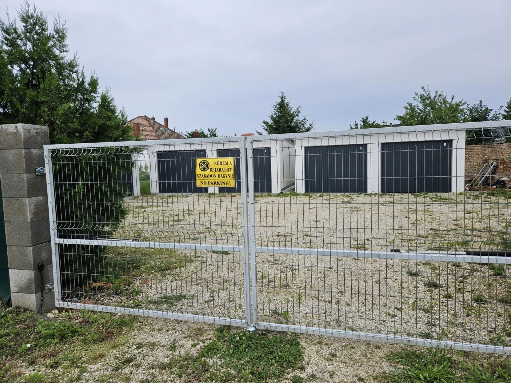 Eladó Garázs, Pápa 7.500.000 Ft