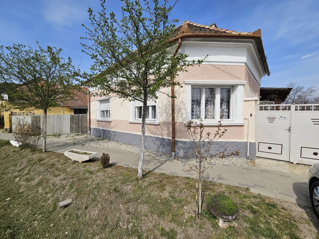 c3-1-name c2-1-name, Béb