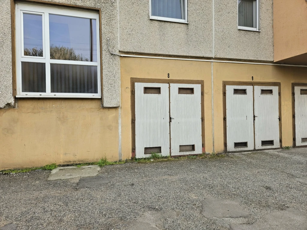 c3-1-name c2-79-name, Pápa