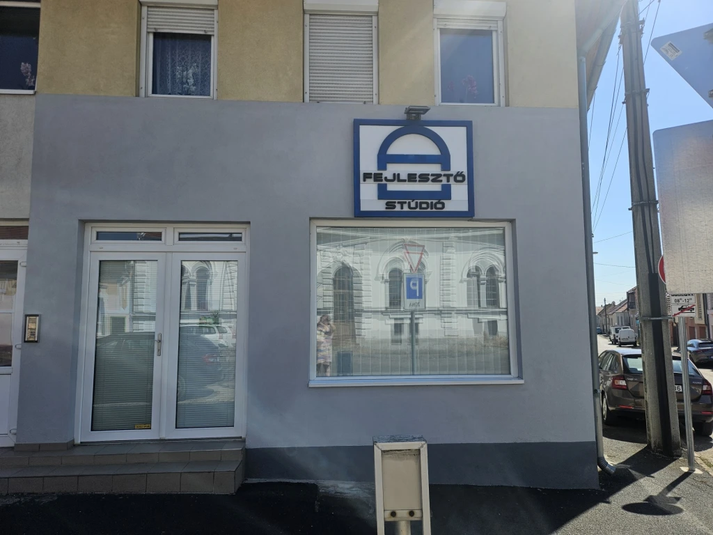 Eladó Üzlethelyiség, Pápa 39.990.000 Ft