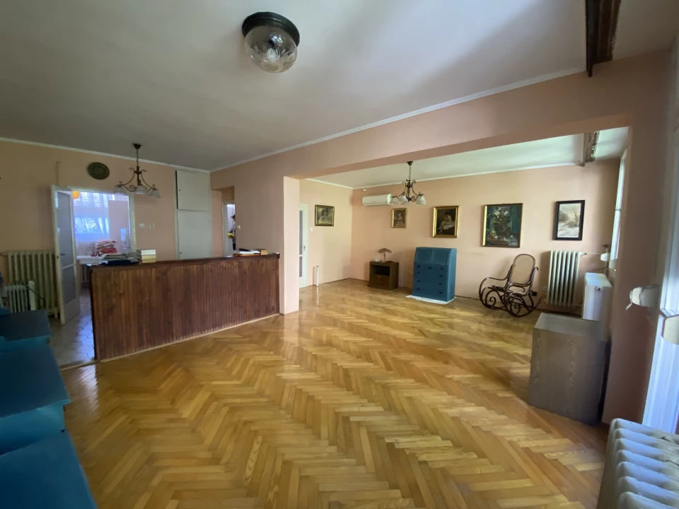 Eladó téglalakás, Szeged, Kazinczy utca