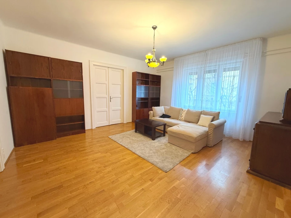 Eladó téglalakás, Szeged, Boldogasszony sugárút