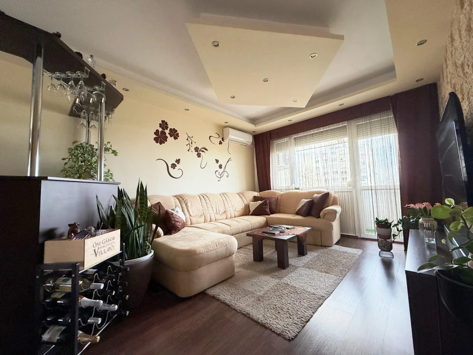 Eladó panellakás, Szeged, Szamos utca