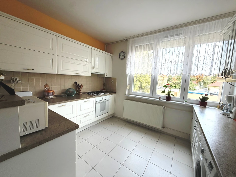 Eladó téglalakás, Szeged, Gyertyámos utca