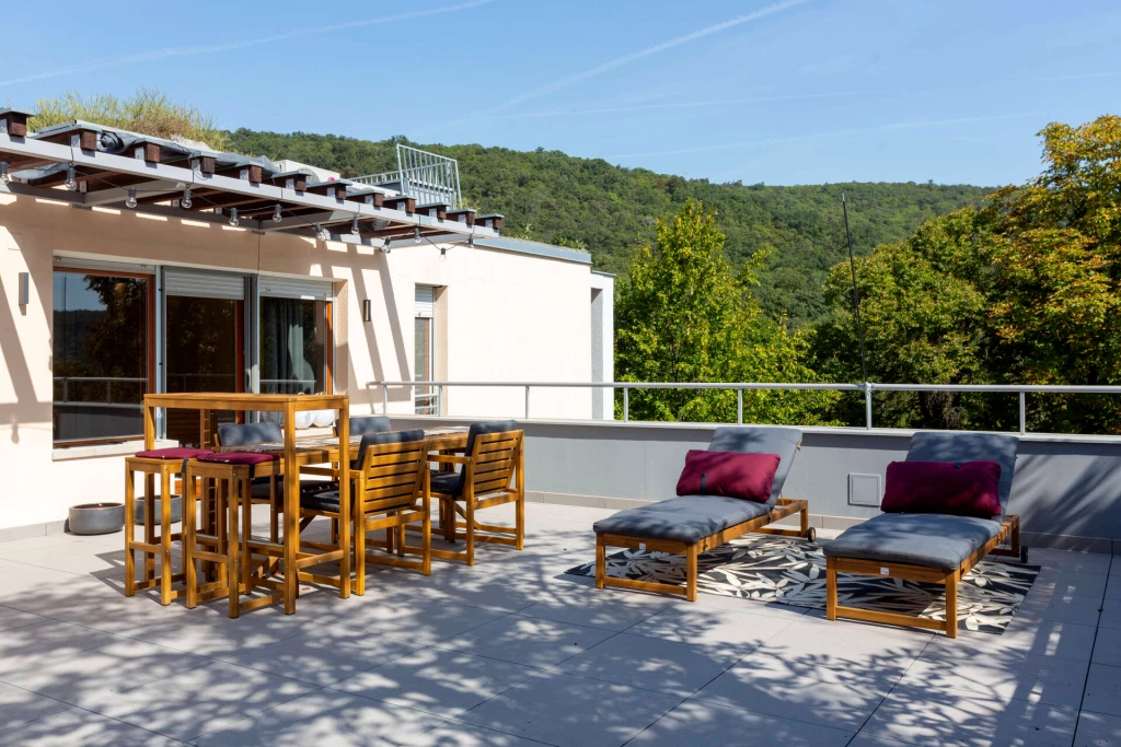 KIADÓ Panorámás Penthouse Luxuslakás Hűvösvölgyben!