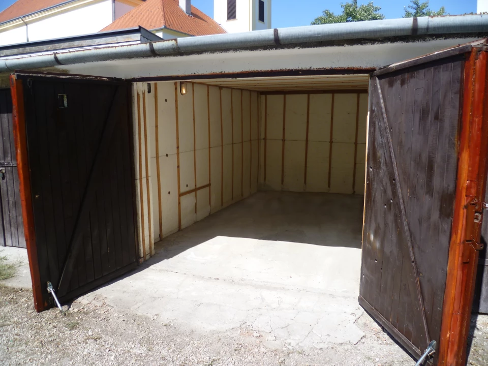 For rent detached garage, Győr, Babits Mihály utca 20