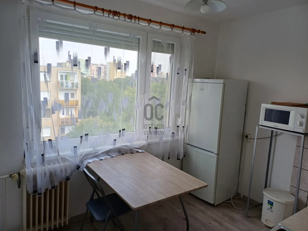 For rent panel flat, Dunaújváros, Béke városrész, Palme köz