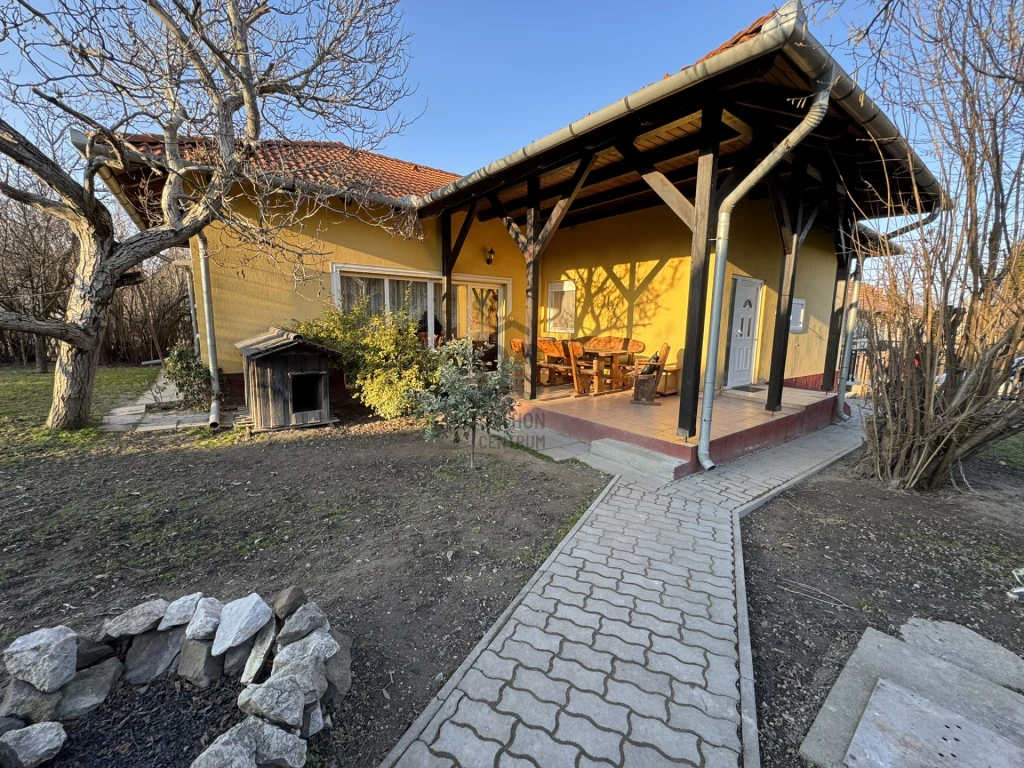 c3-1-name c2-1-name, Szalkszentmárton, Szalkszentmárton
