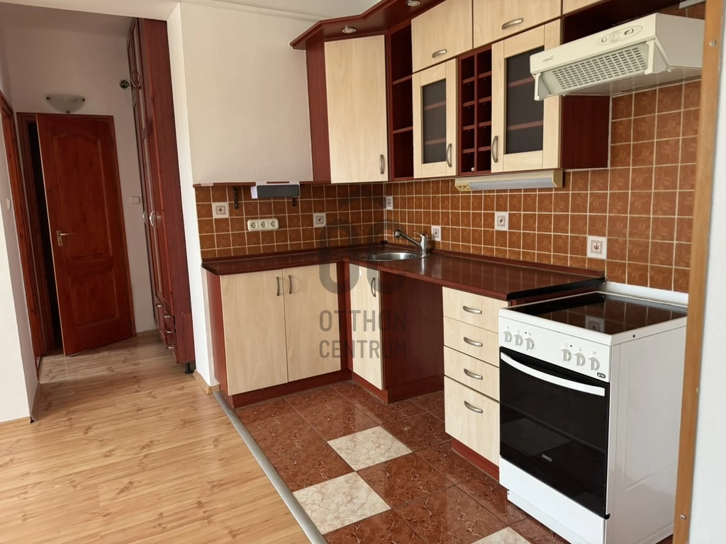 For sale brick flat, Dunaújváros, Belváros