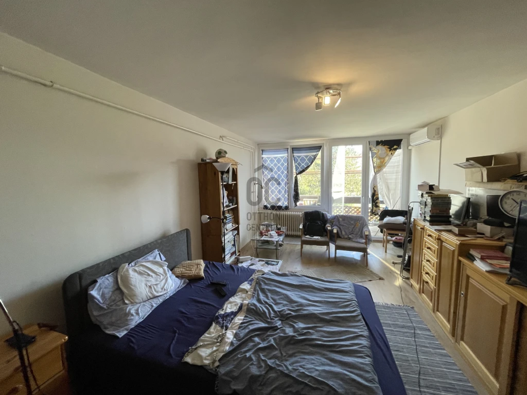 c3-1-name c2-19-name, Dunaújváros, Dunasor