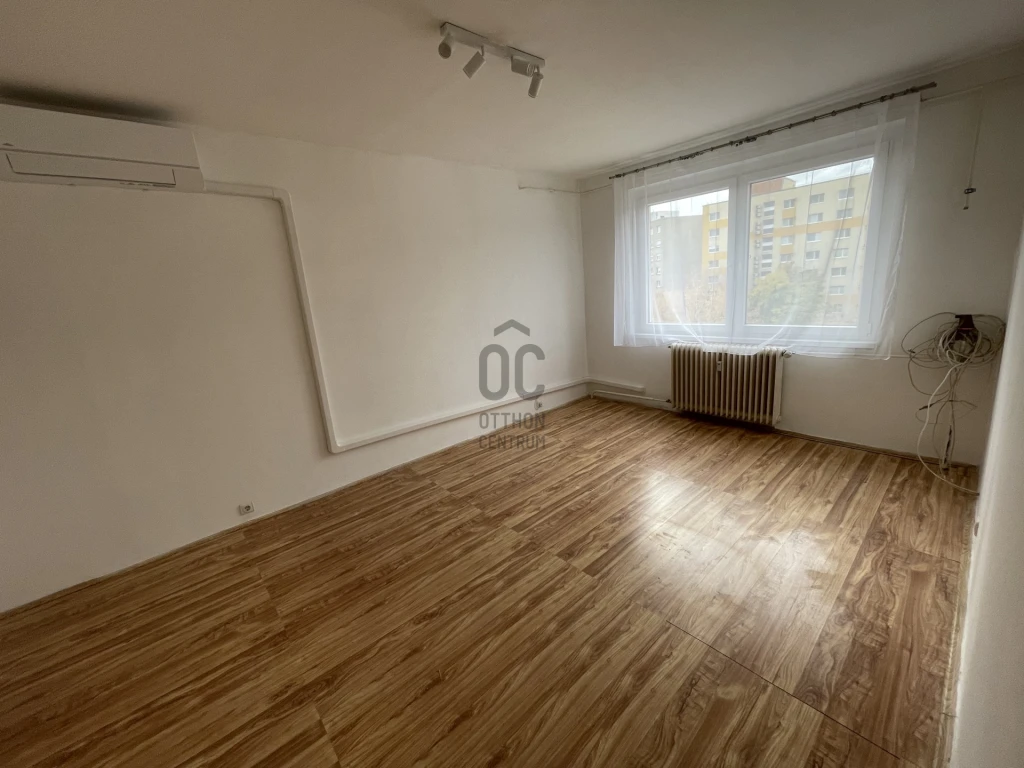 Kiadó panellakás, Dunaújváros, Béke városrész