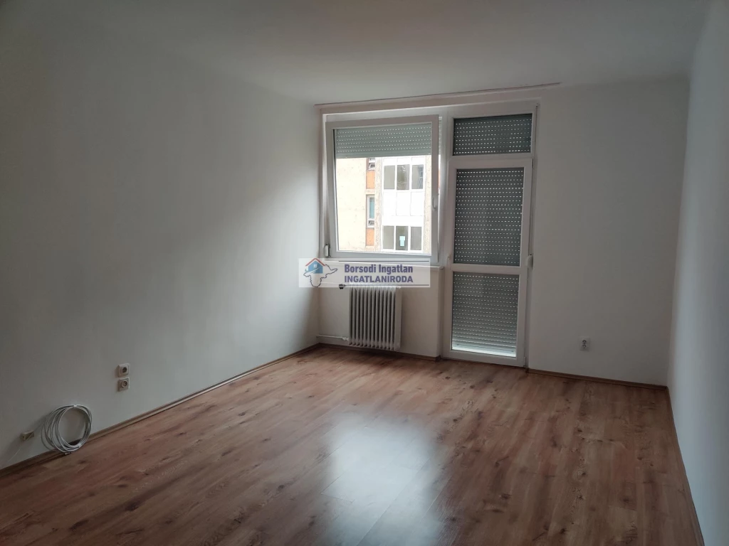 Eladó Lakás, Kazincbarcika 17.800.000 Ft