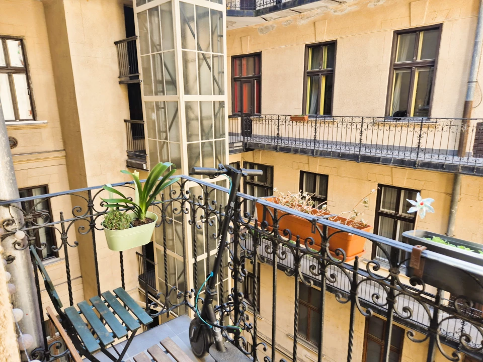 c3-1-name c2-19-name, Budapest VIII. kerület, Krúdy utca