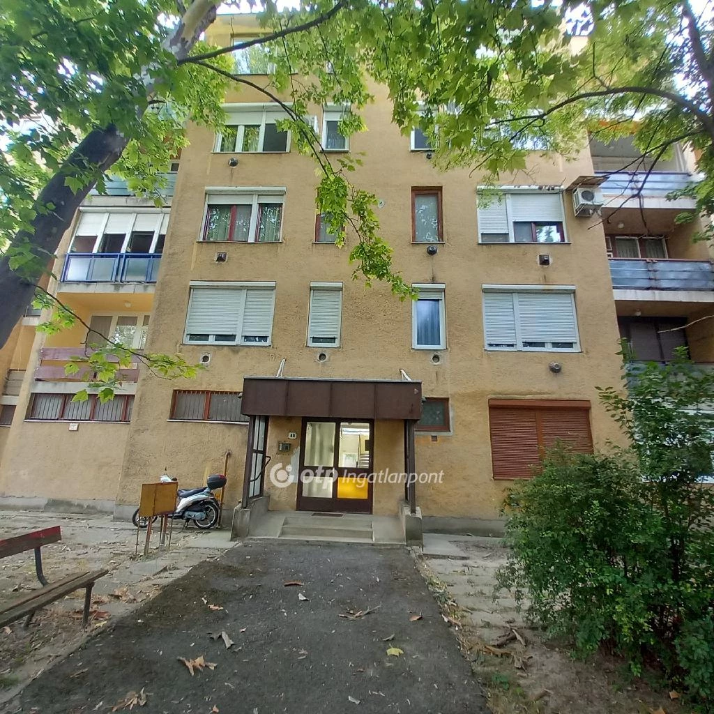 For sale panel flat, Kalocsa, Eperföldi általános iskola