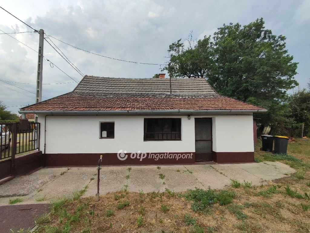 For sale house, Jászszentlászló, Központ