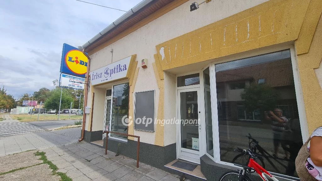 For rent store, Kiskőrös, Lidl áruház