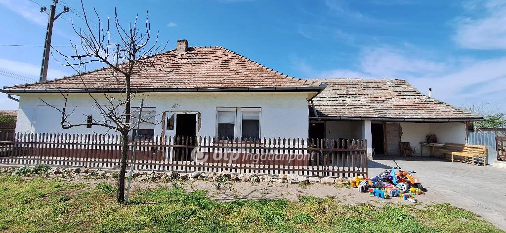 Eladó családi ház, Kaskantyú, Központban