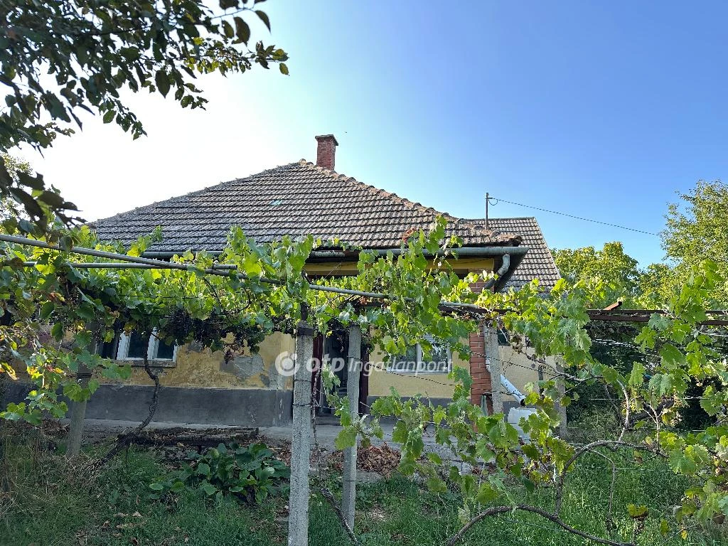 For sale house, Bátya, Iskola, óvoda