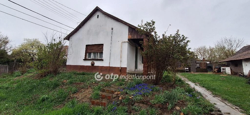 Eladó családi ház, Solt, Város széle