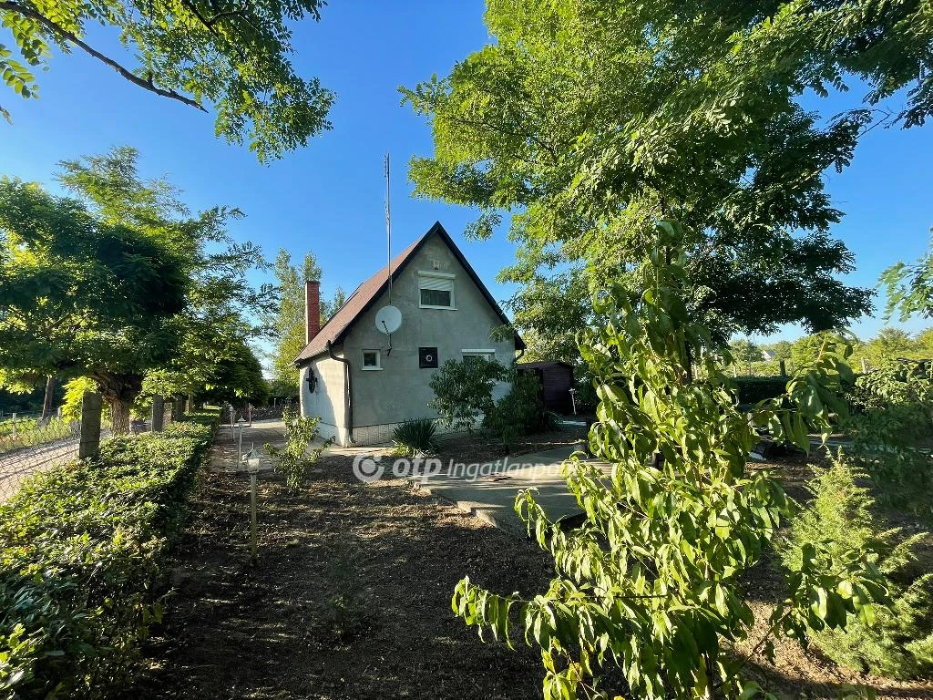 Eladó üdülő, nyaraló, Soltvadkert, Camping
