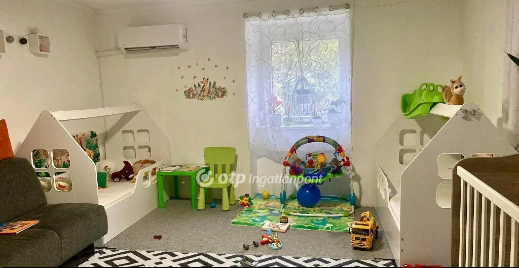 Eladó családi ház, Sárbogárd, Falu széle