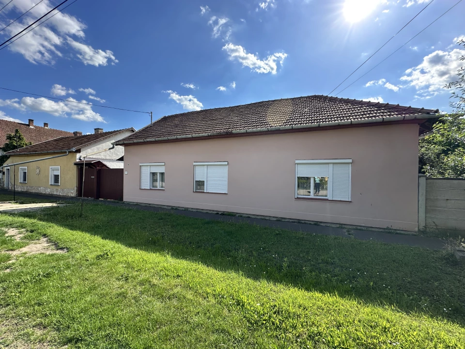 Eladó családi ház, Békéscsaba