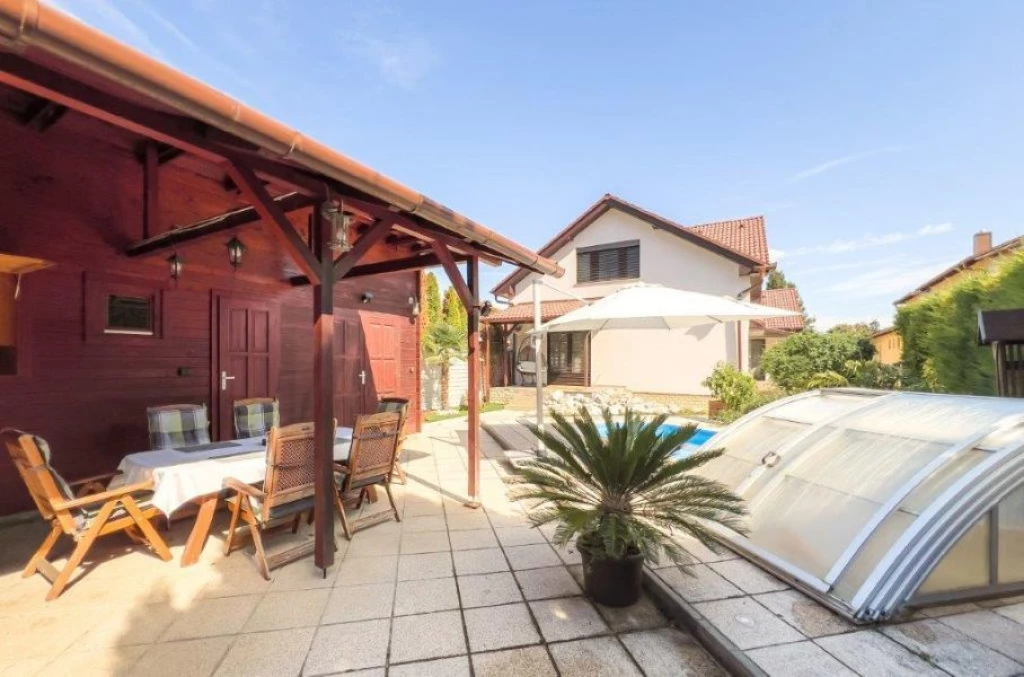 Kétgenerációs álomotthon eladó a Duna lakóparkba!