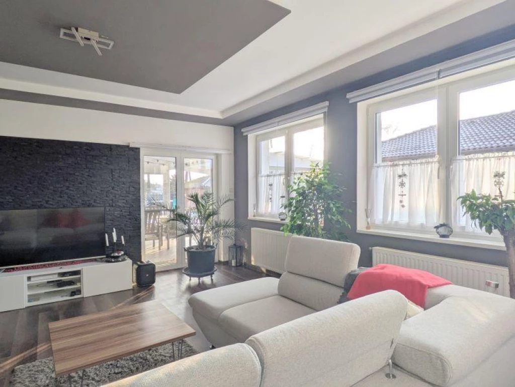 c3-1-name c2-1-name, Halászi