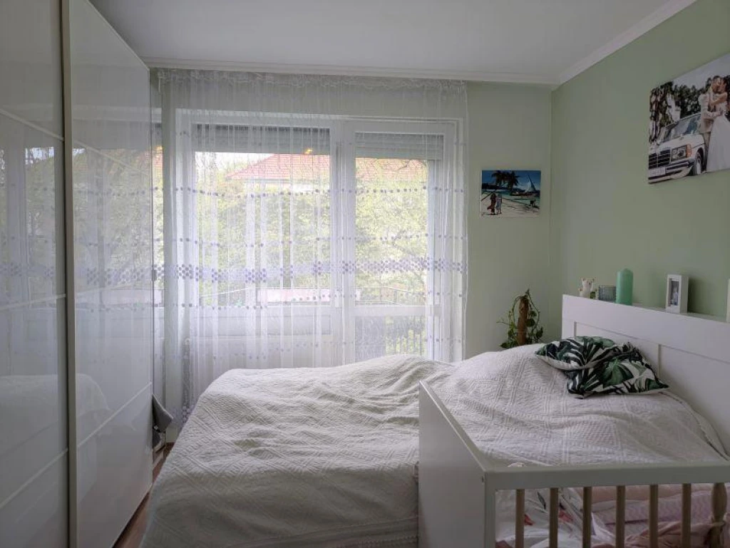 Mosonmagyaróvár legkényelmesebb első emeleti lakása várja új gazdáját!