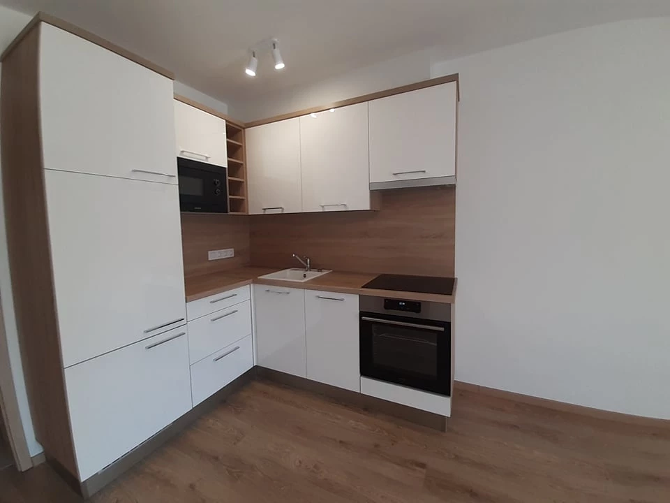 For rent brick flat, Pécs