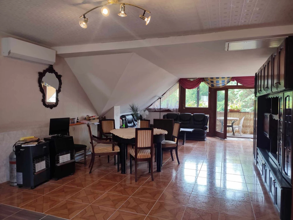 Kiadó téglalakás, Pécs