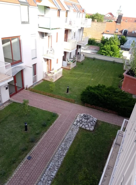 c3-2-name c2-19-name, Pécs